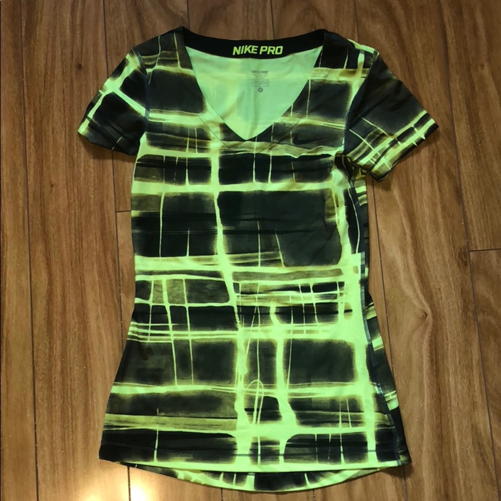 Nike Pro T-shirt